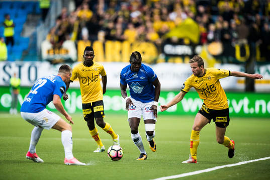 Babacar Sarr of Molde and Simen Kind Mikalsen of Lillestrøm