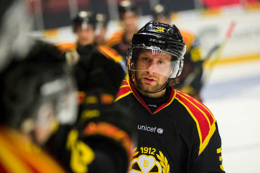 Brynäs Jonathan Granström jublar