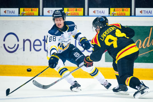 s Pierre Engvall och Brynäs Henrik Larsson