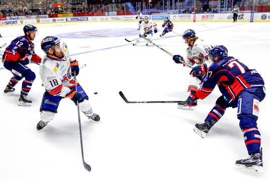 Växjös Andrew Calof och Linköpings Sebastian Karlsson