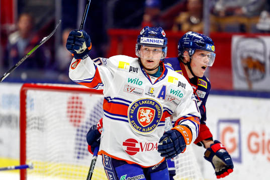 Växjös Jonas Röndbjerg jublar