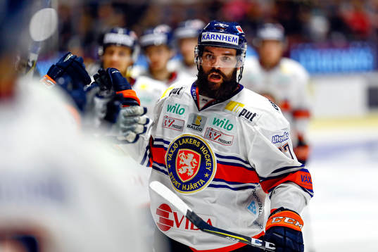 Växjös Linus Fröberg jublar