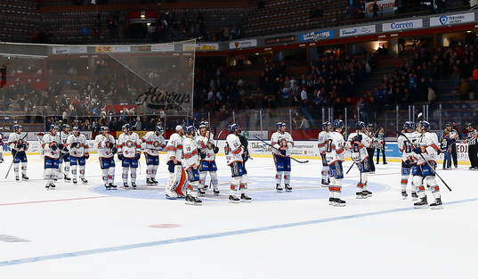 Växjös spelare jublar