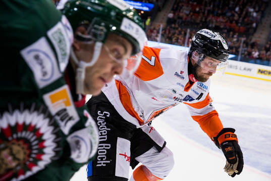 Frölundas Victor Olofsson och Karlskronas Mattias Karlsson