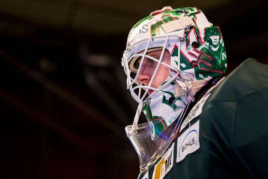 Frölundas målvakt Johan Mattsson innan ishockeymatchen I