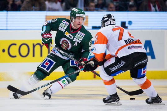 Frölundas John Nyberg mot Karlskronas Joachim Rohdin