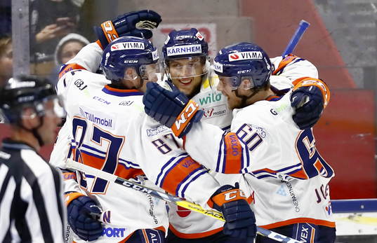 Växjös spelare jublar