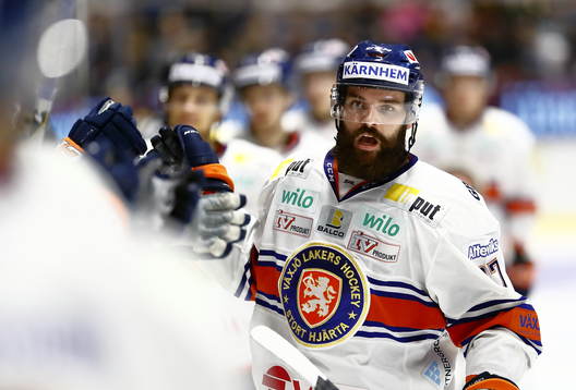 Växjös Linus Fröberg jublar