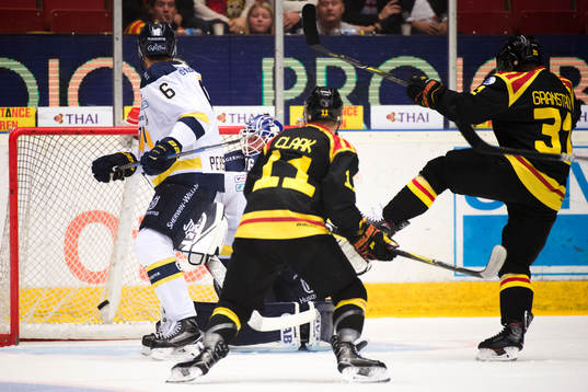 Brynäs Jonathan Granström reducerar till 2-3