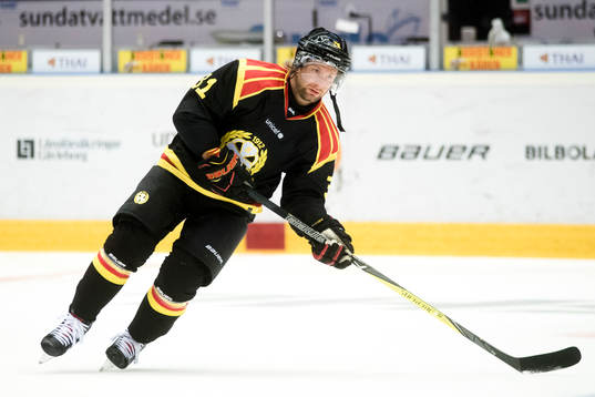 Brynäs Jonathan Granström  före ishockeymatchen i SHL