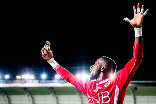 Goalkeeper Arnold Otieno Origi of Lillestrøm takes a selfie