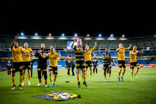 Lillestrøm players celebrate