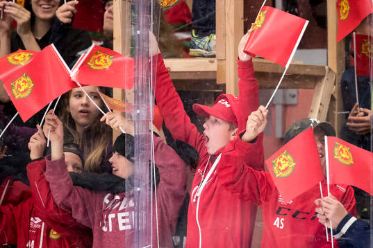 Moras fansen i ishockeymatchen i SHL mellan Mora och Rögle