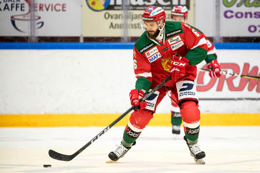 Moras Steven Seigo  i ishockeymatchen i SHL mellan Mora och