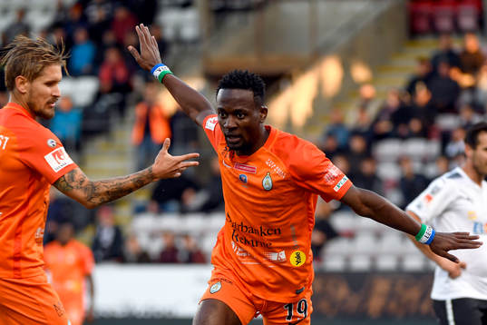 AFC Eskilstunas Mohamed Buya Turay jublar