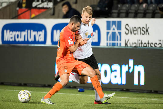 AFC Eskilstunas Farshad Noor och Örebros Sebastian Ring