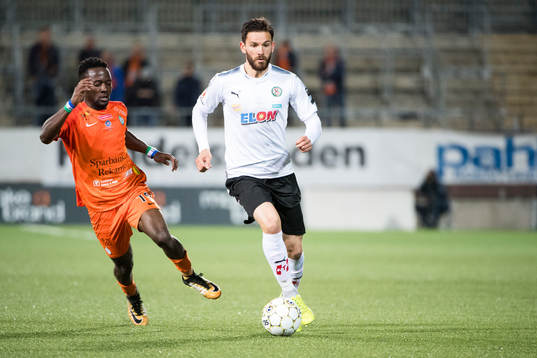 AFC Eskilstunas Mohamed Buya Turay och Örebros Brendan