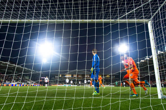 Örebros målvakt Oscar Jansson deppar och AFC Eskilstunas