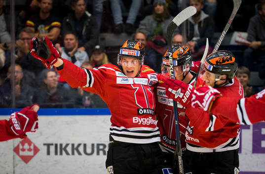 Örebros Jere Sallinen jublar