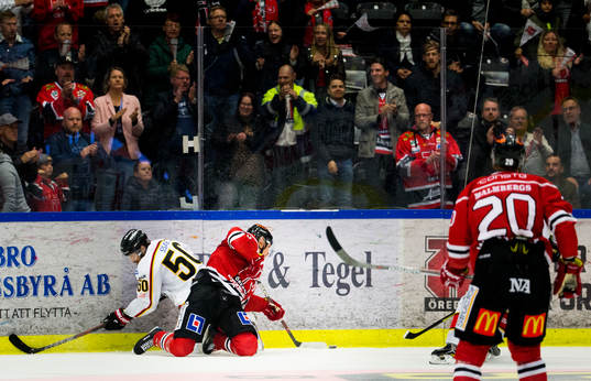 Luleås Daniel Sondell och Örebros Christopher Mastomäki
