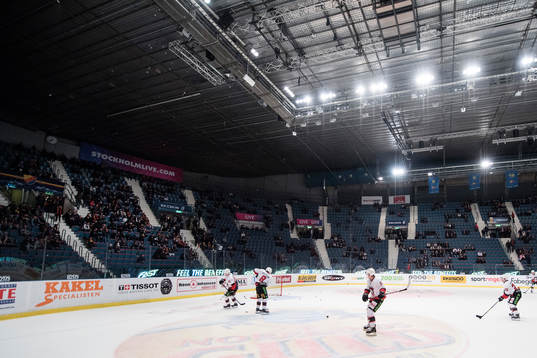 Malmö Redhawks spelare värmer upp på Hovet