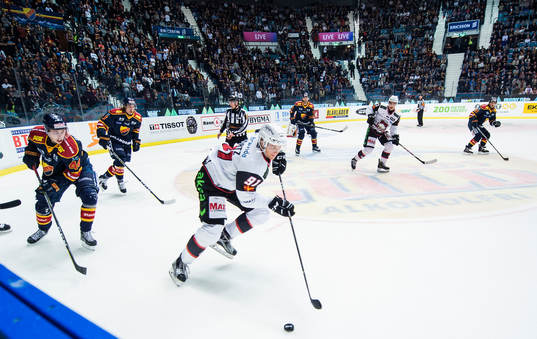 Djurgårdens Lukas Vejdemo och Malmö Redhawks Max Görtz