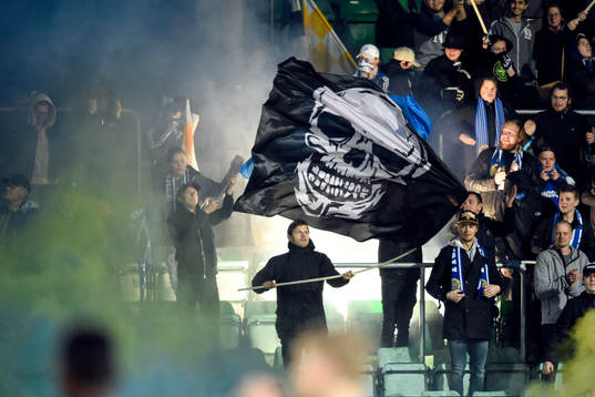 Sundsvalls supportrar smäller av en rökgranat