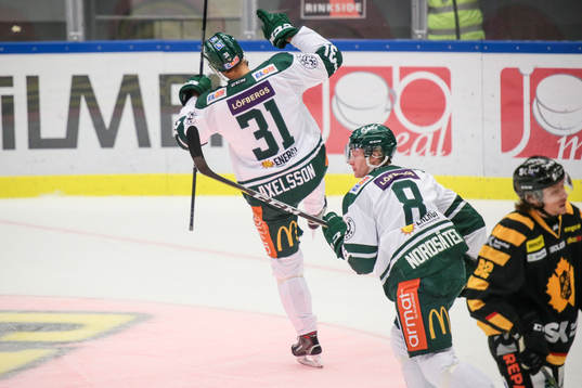 Färjestads Dick Axelsson jublar