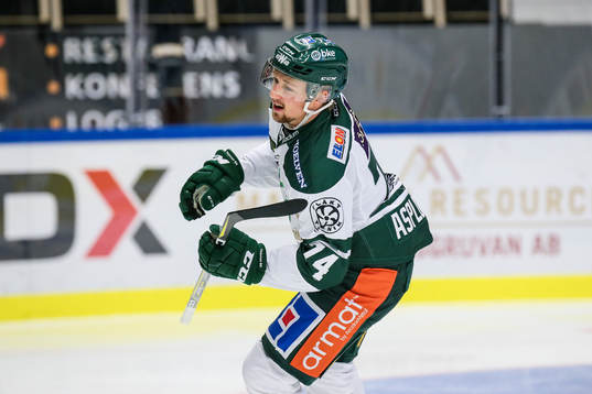Färjestads Rasmus Asplund jublar