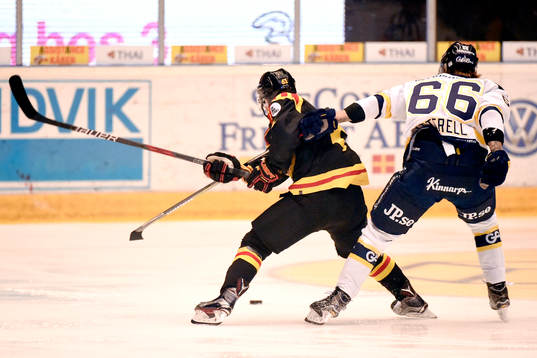 s Alexander Ytterell och Brynäs Juuso Ikonen