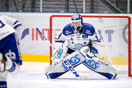 Leksands målvakt Tex Williamsson värmer upp