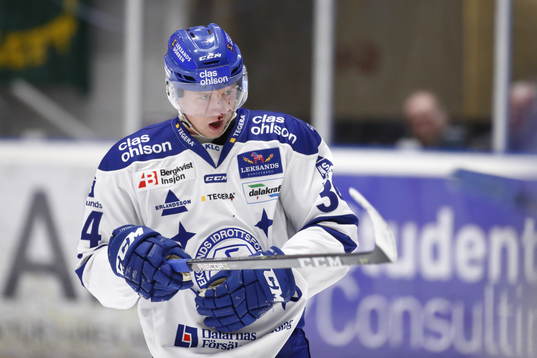 Leksands Olle Alsing blöder