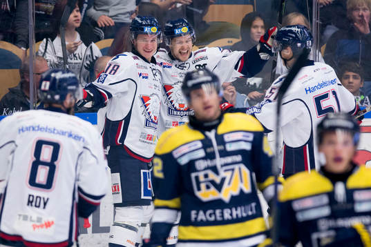 Linköpings Jacob Lilja och Andrew Gordon jublar