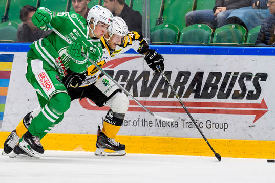 Rögles Filip Karlsson och Skellefteås Oscar Möller