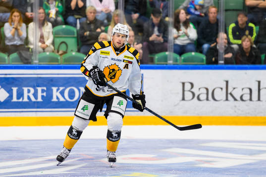 Skellefteås Joakim Lindström jublar