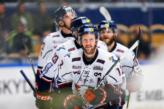 Linköpings Sebastian Karlsson jublar