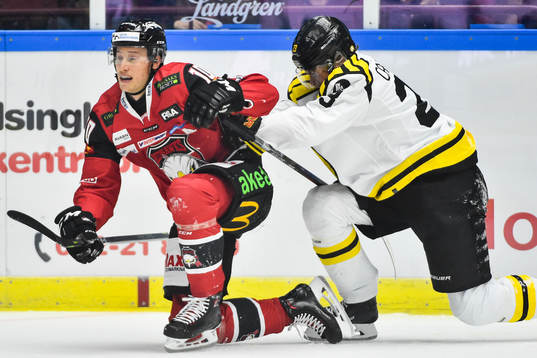 Malmö Redhawks Robin Alvarez och Brynäs Lucas Carlsson