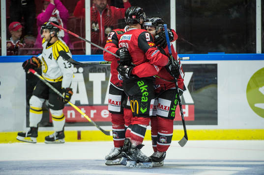 Malmö Redhawks Frederik Storm jublar