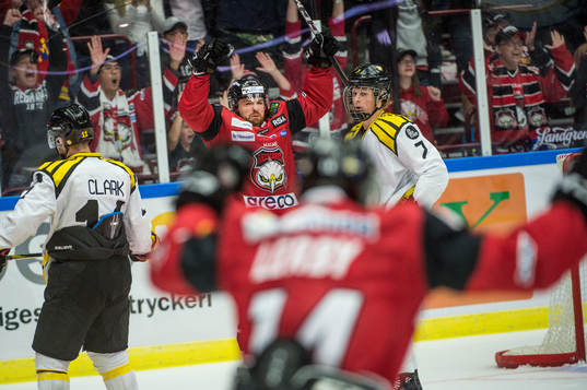 Malmö Redhawks Nichlas Hardt jublar