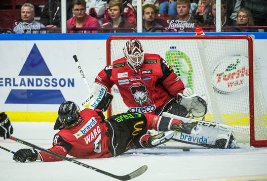 Malmö Redhawks Stefan Warg och målvakt Oscar Alsenfelt