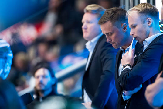 Frölundas tränare Roger Rönnberg deppar