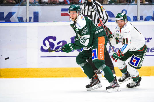 Färjestads Per Åslund och Frölundas Ryan Lasch