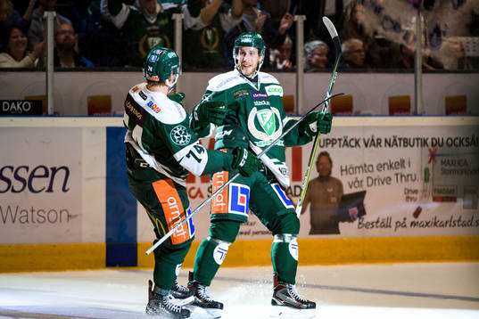 Färjestads Per Åslund jublar