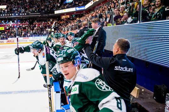 Spelare i Färjestad jublar