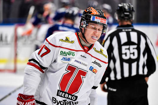 Örebros Daniel Viksten deppar