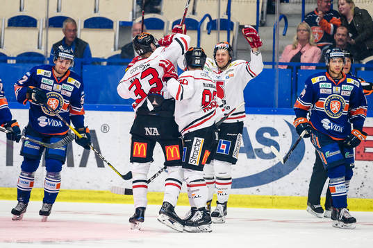 Örebros Christopher Mastomäki och Marcus Weinstock jublar