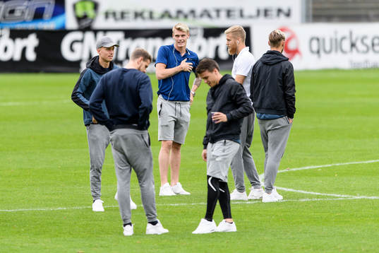 Norrköpings spelare på plats före fotbollsmatchen i