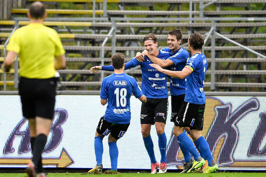 Halmstads spelare jublar