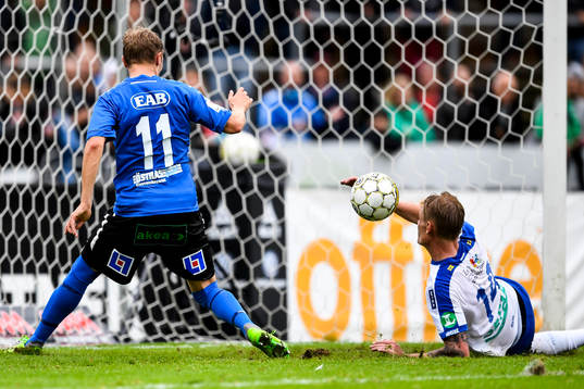 Halmstads Tryggvi Hrafn Haraldsson oroar mot Norrköpings