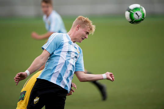 IFK Hässleholms Linus Svensson  i matchen i division 2